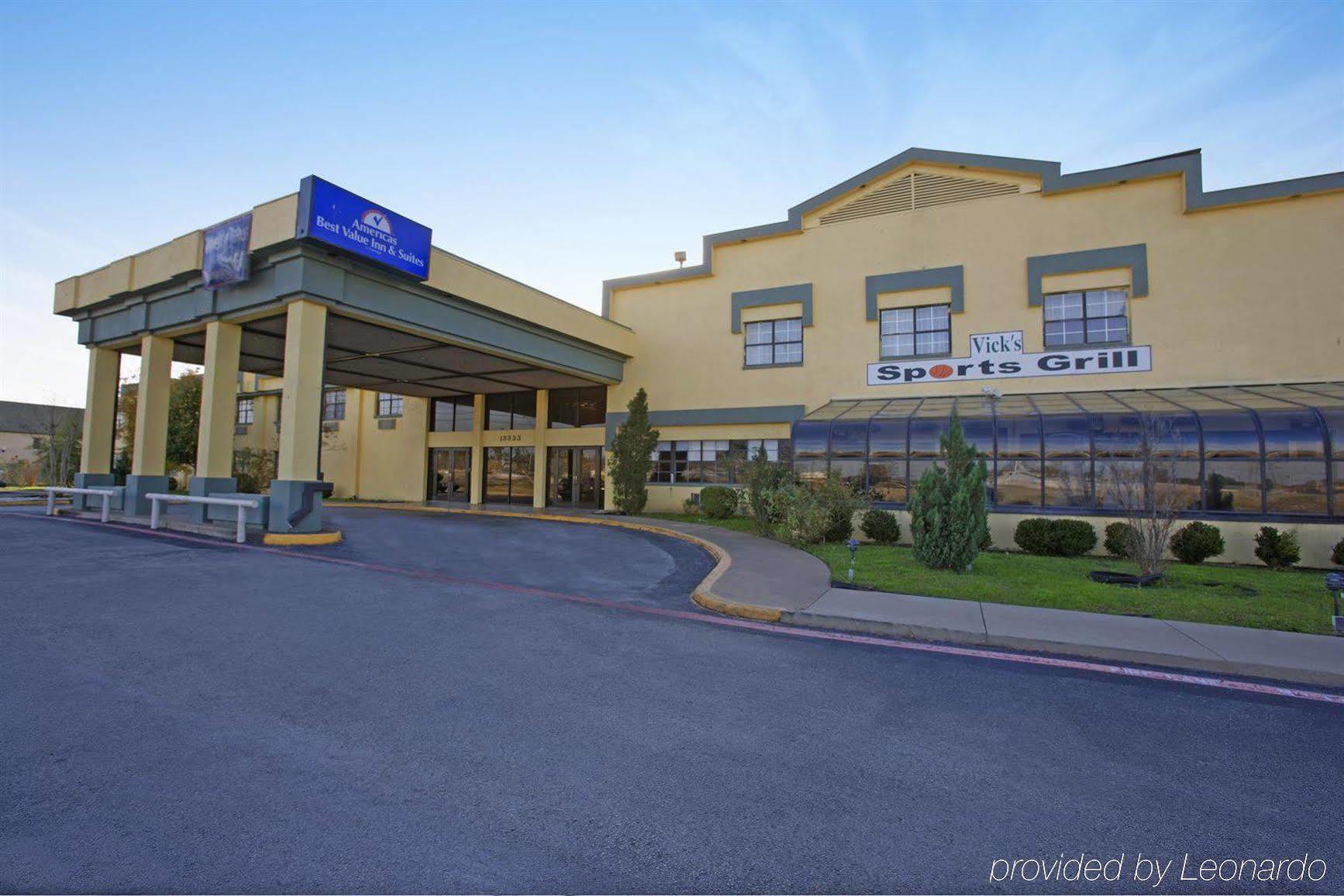 Americas Best Value Inn And Suites North Фармърс Бранч Екстериор снимка