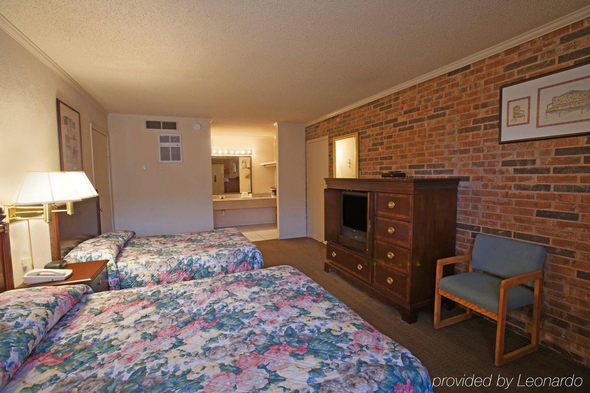 Americas Best Value Inn And Suites North Фармърс Бранч Стая снимка