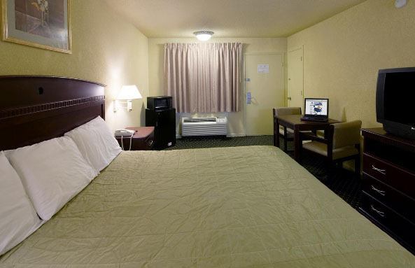 Americas Best Value Inn And Suites North Фармърс Бранч Екстериор снимка