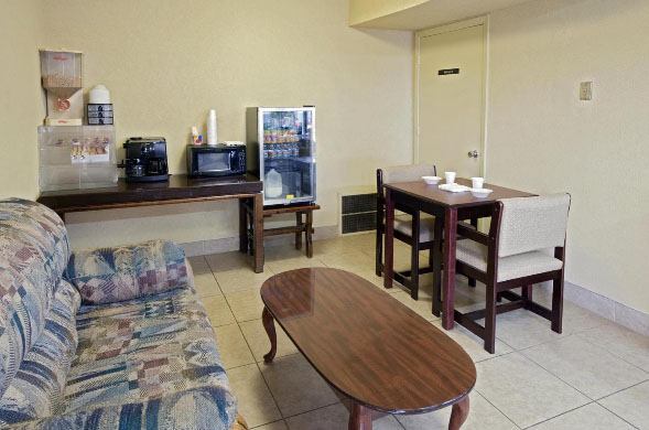 Americas Best Value Inn And Suites North Фармърс Бранч Екстериор снимка