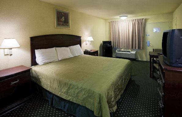 Americas Best Value Inn And Suites North Фармърс Бранч Екстериор снимка