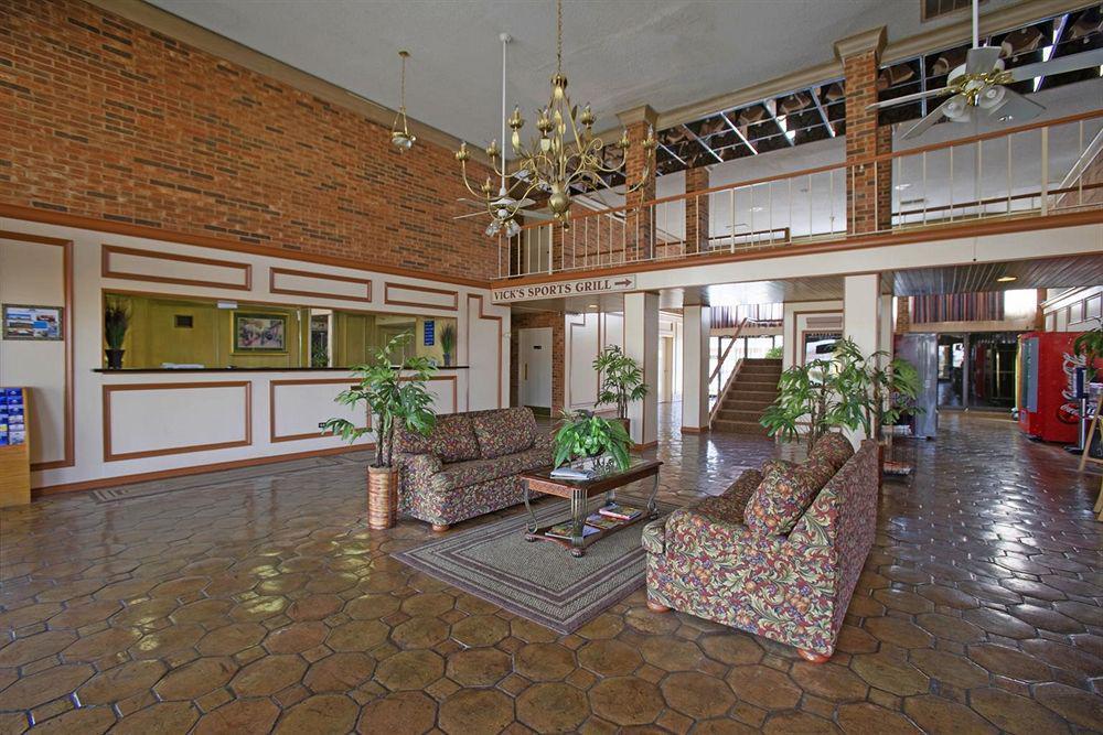 Americas Best Value Inn And Suites North Фармърс Бранч Интериор снимка