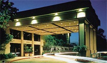 Americas Best Value Inn And Suites North Фармърс Бранч Екстериор снимка