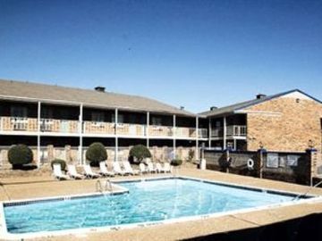 Americas Best Value Inn And Suites North Фармърс Бранч Екстериор снимка